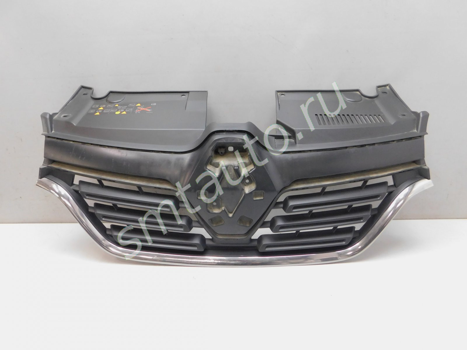 Решетка радиатора для Renault Logan II 2014>, OEM 623105887R (фото)