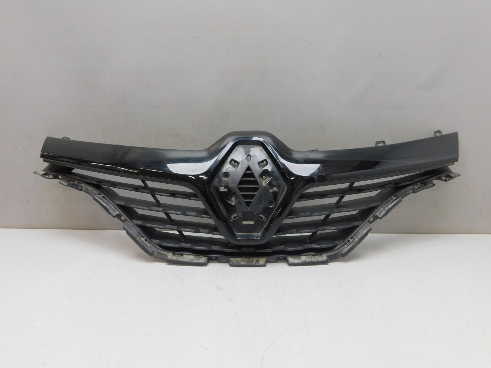 Решетка радиатора Renault Kaptur 2016>