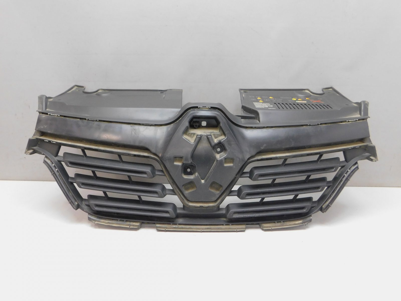 Решетка радиатора рено логан 2 рестайлинг. Решетка радиатора рено логан рестайлинг. 623105887r. Решетка радиатора рено логан рестайлинг. Рено логан 2 решетка новая.