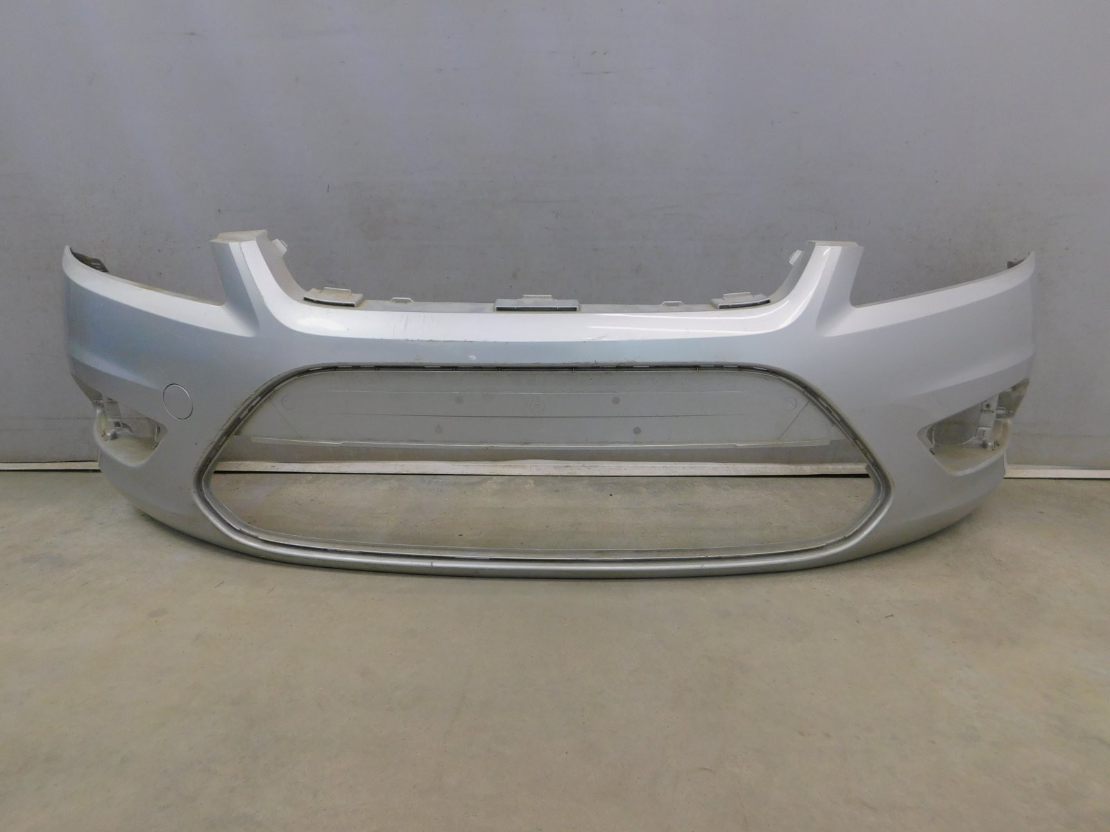 Бампер передний Ford Focus II 2008-2011