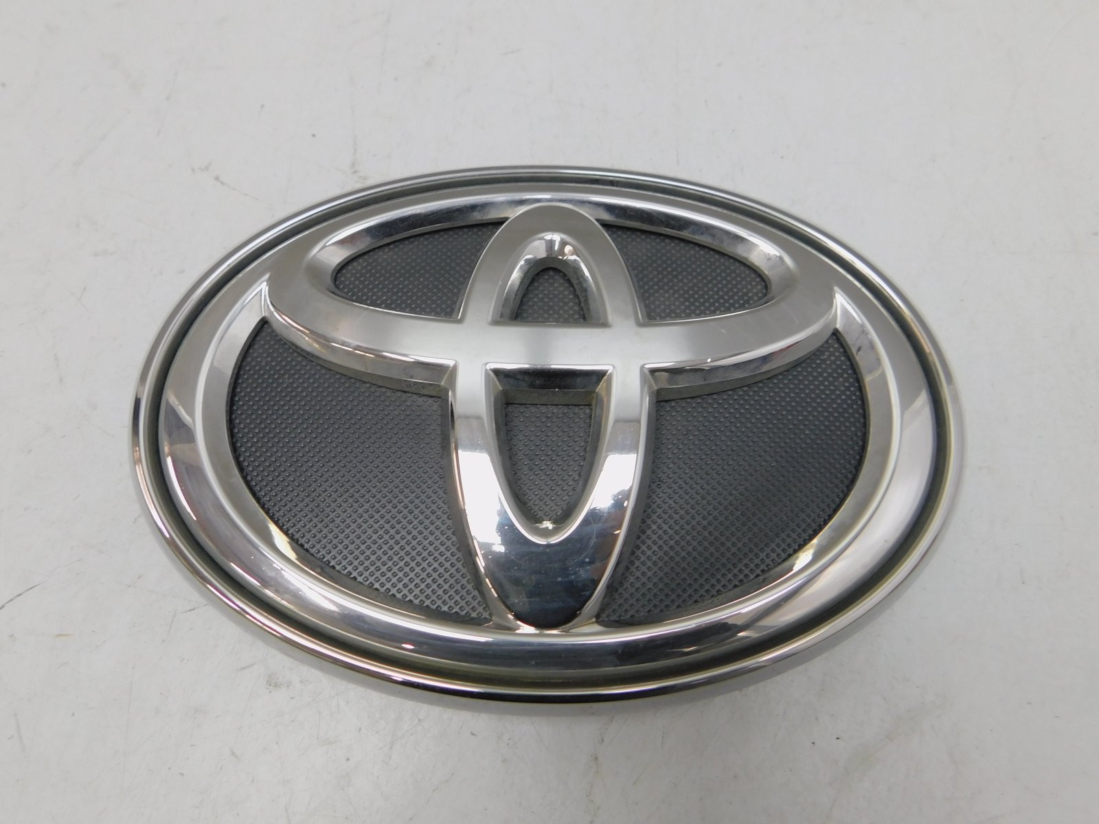 Эмблема Toyota Fortuner 2015>