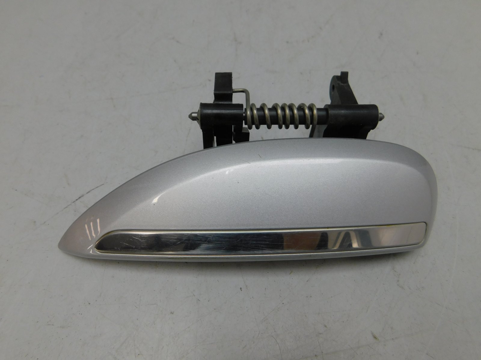 Ручка двери передней левой Renault Sandero 2014>