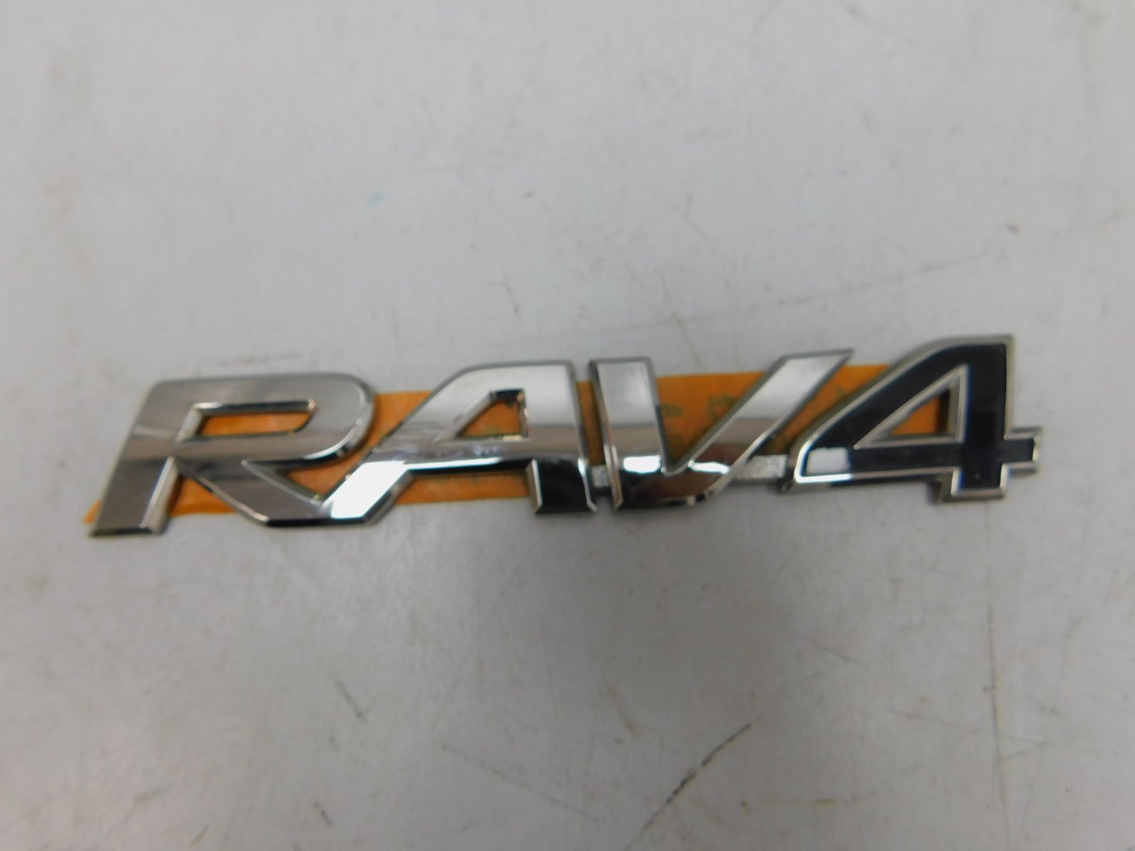 Эмблема Toyota RAV 4 2013-2019