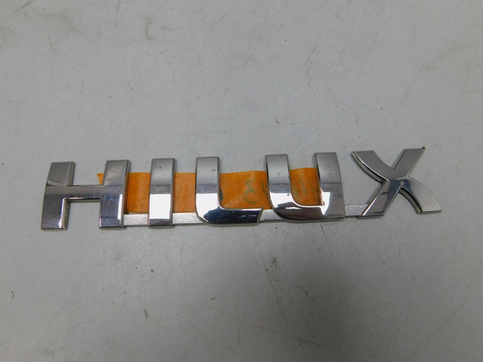 Эмблема Toyota Hilux 2005-2015