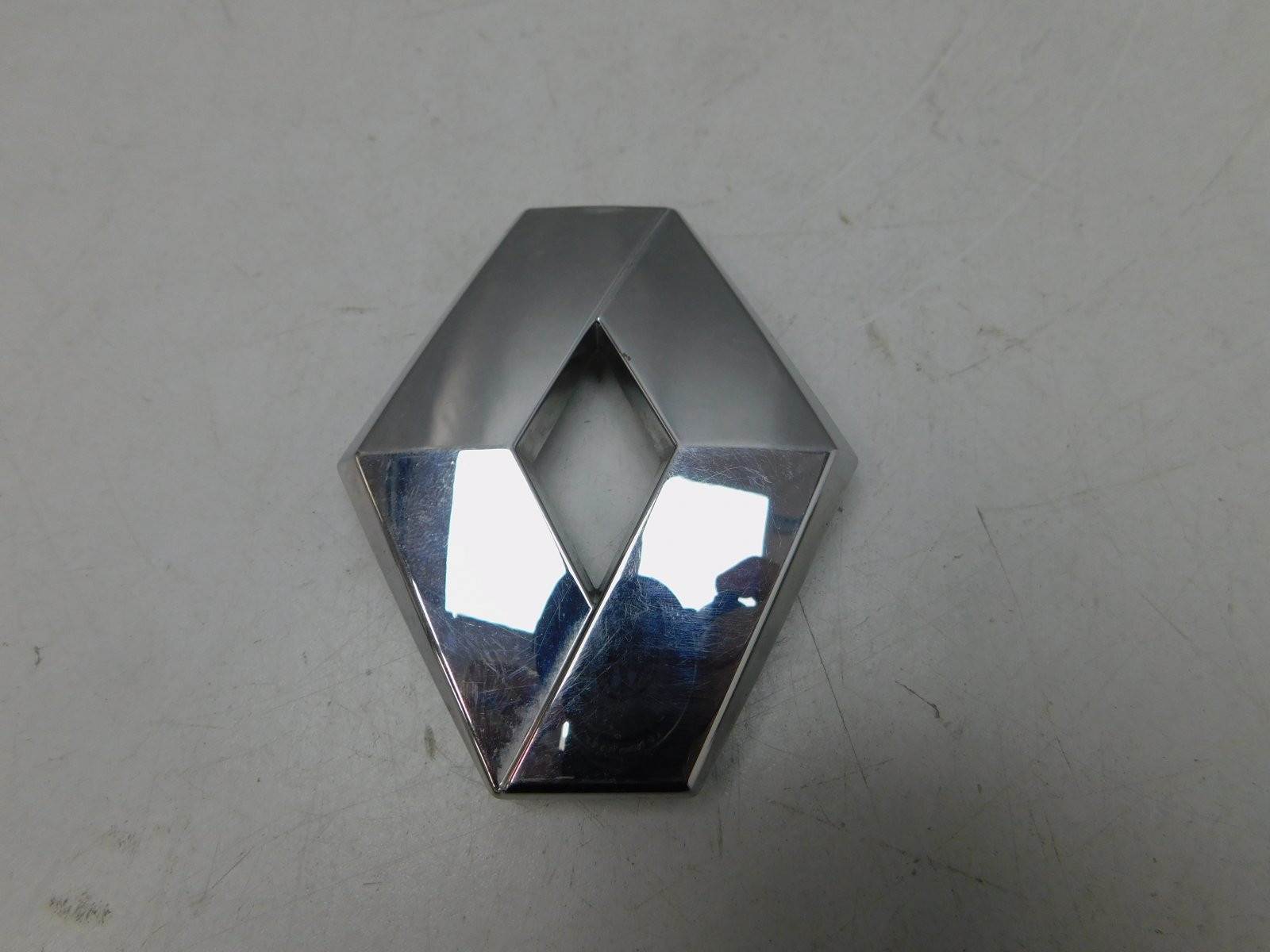 Эмблема Renault Sandero 2009>