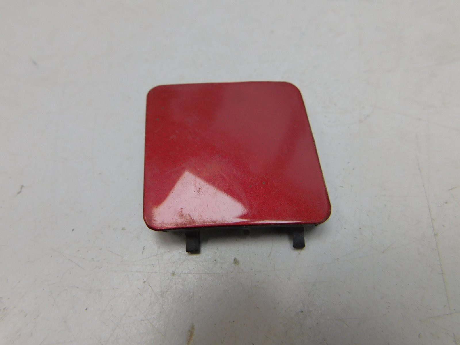 Заглушка буксировочного крюка Dodge Caliber 2006>