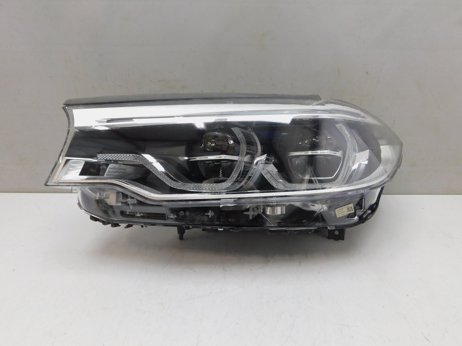 Фара левая BMW 5-серия G30 2016>