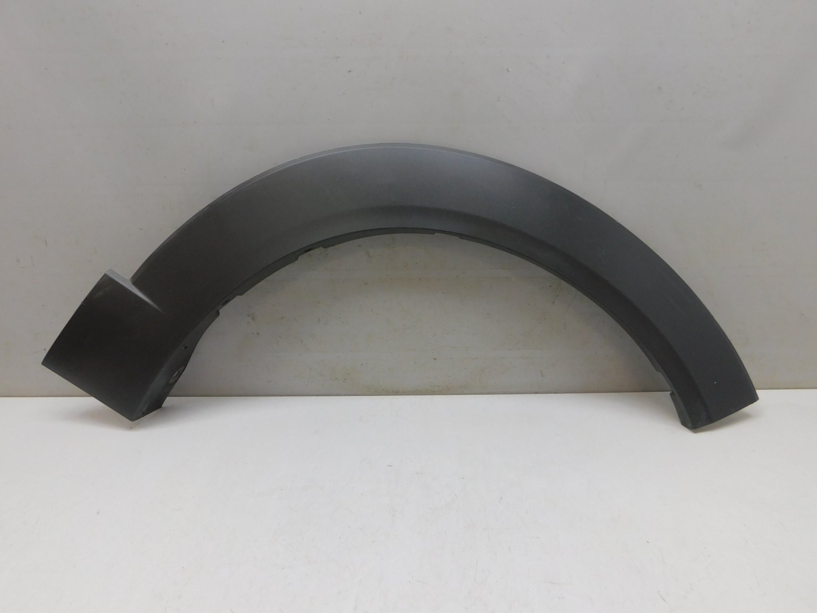 Накладка крыла переднего правого Mazda CX-30 2019>