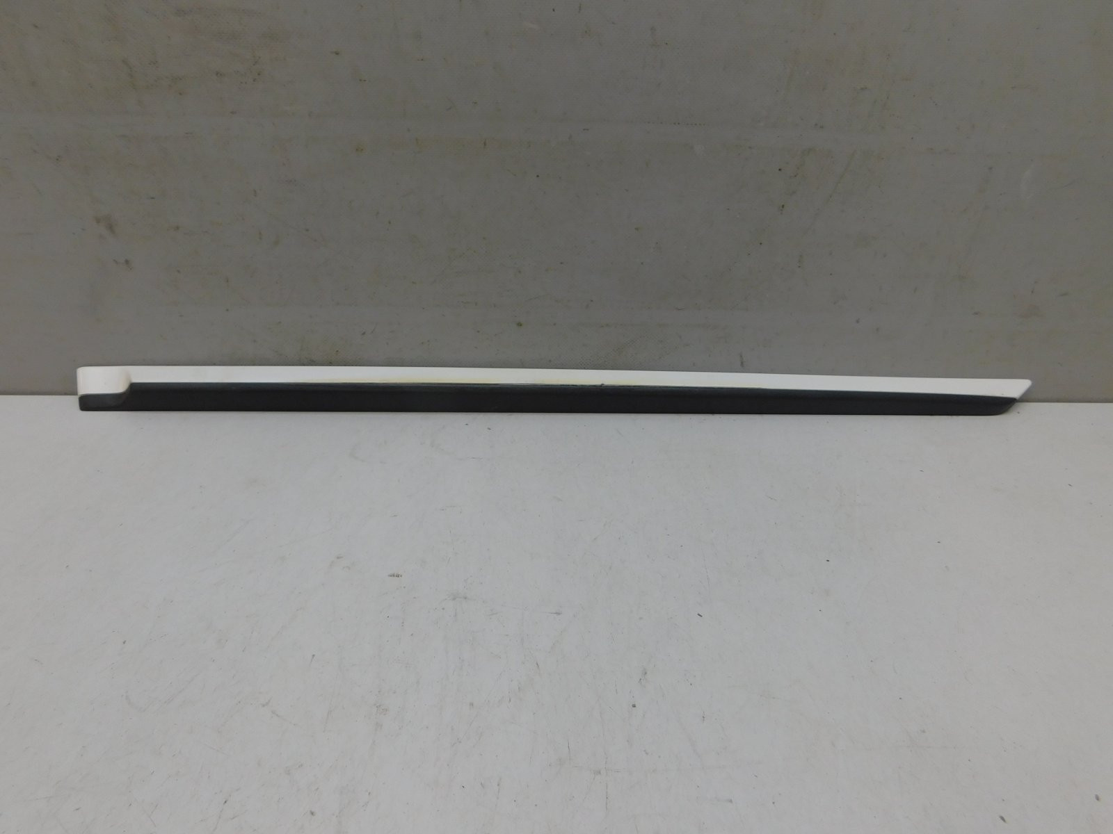 Молдинг двери задней левой Volvo V90 Cross Country 2017>