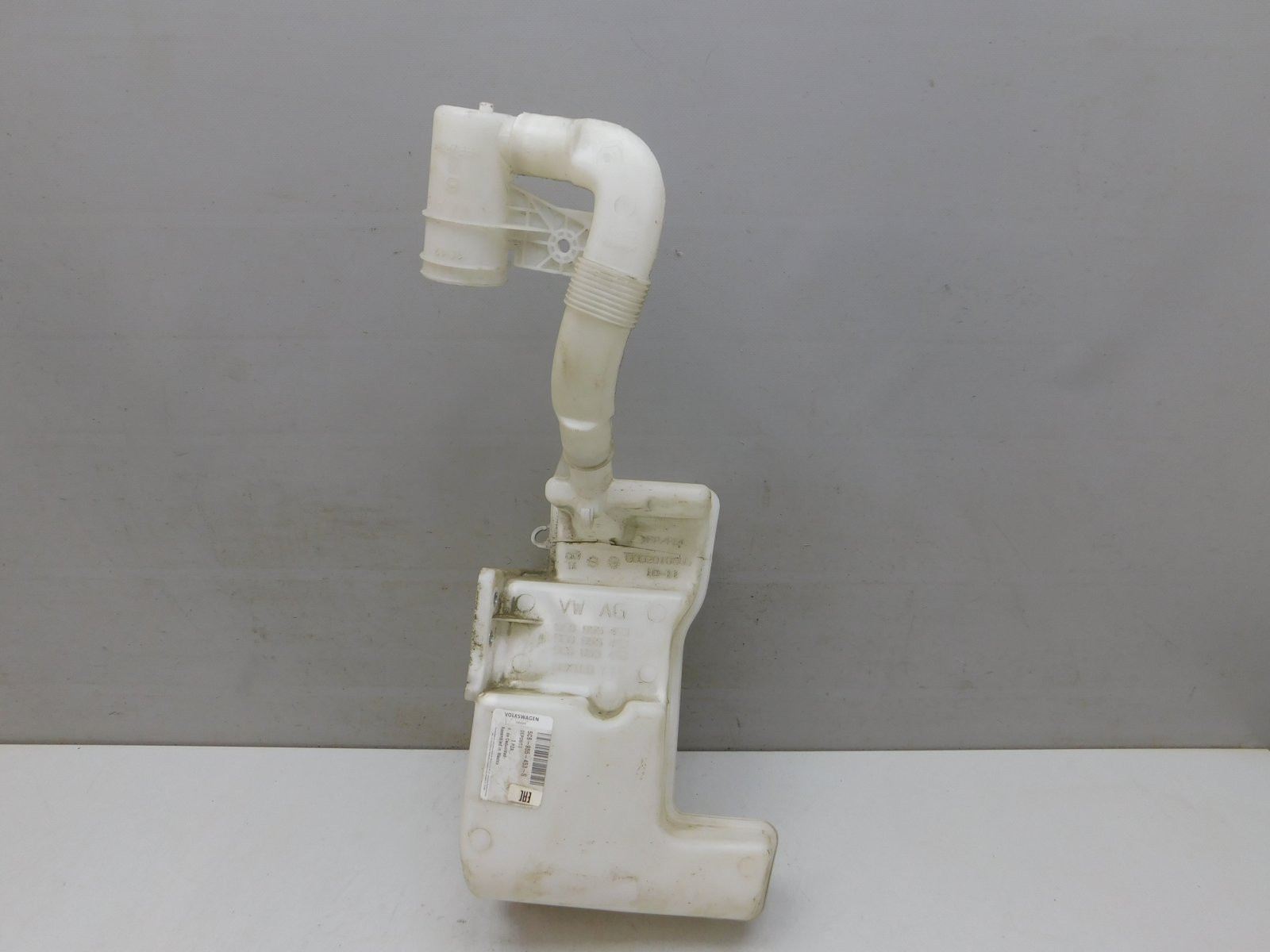 Бачок омывателя лобового стекла Volkswagen Jetta 2011>