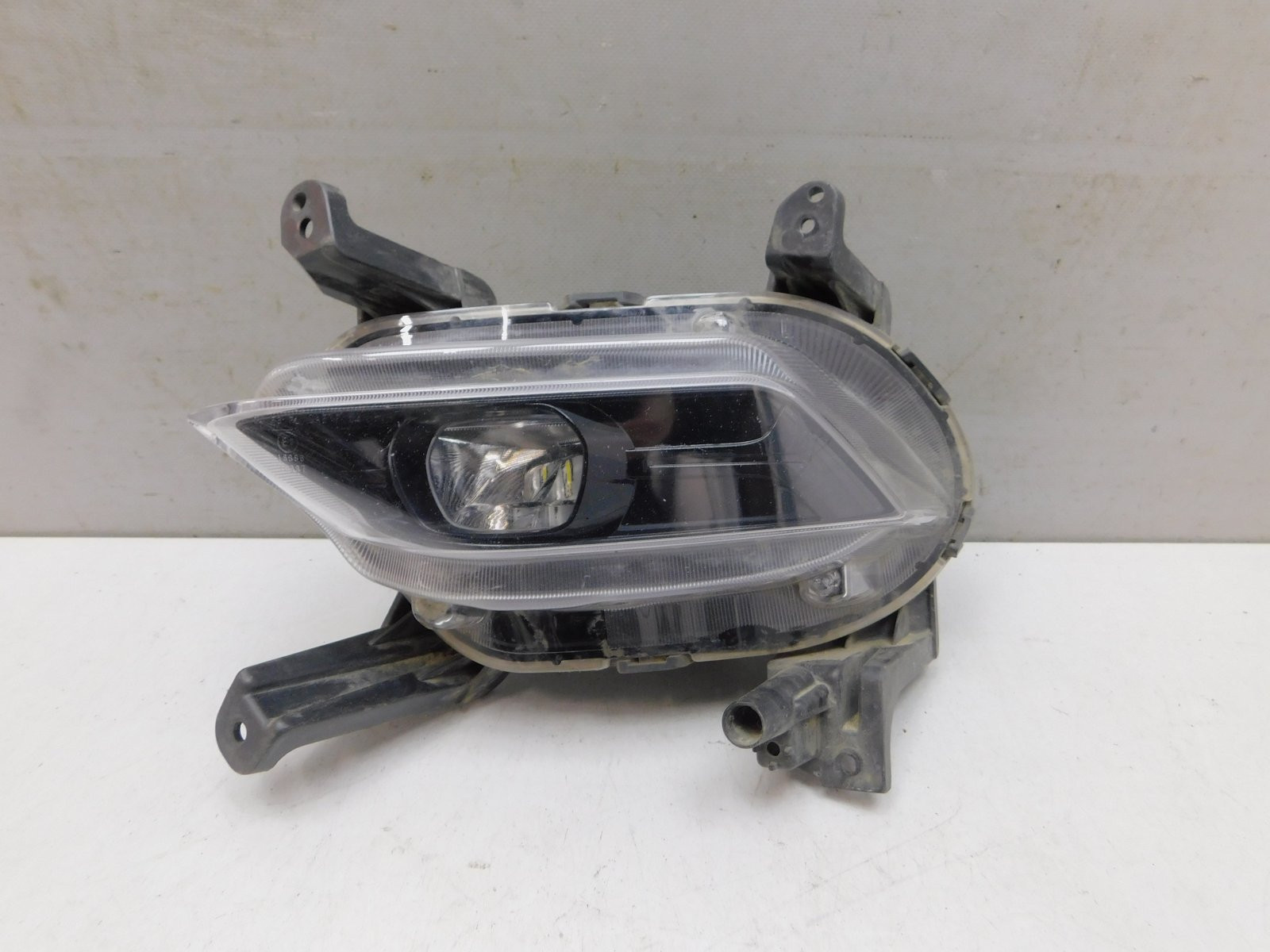 Фара противотуманная левая Hyundai Santa Fe (TM) 2018>