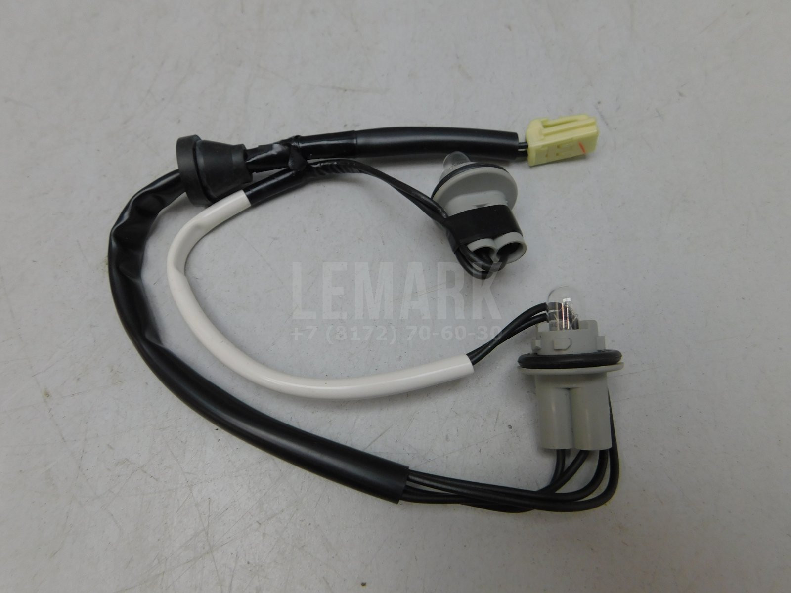 Подсветка номерного знака Toyota Highlander II 2007-2013 Toyota 8127548010
