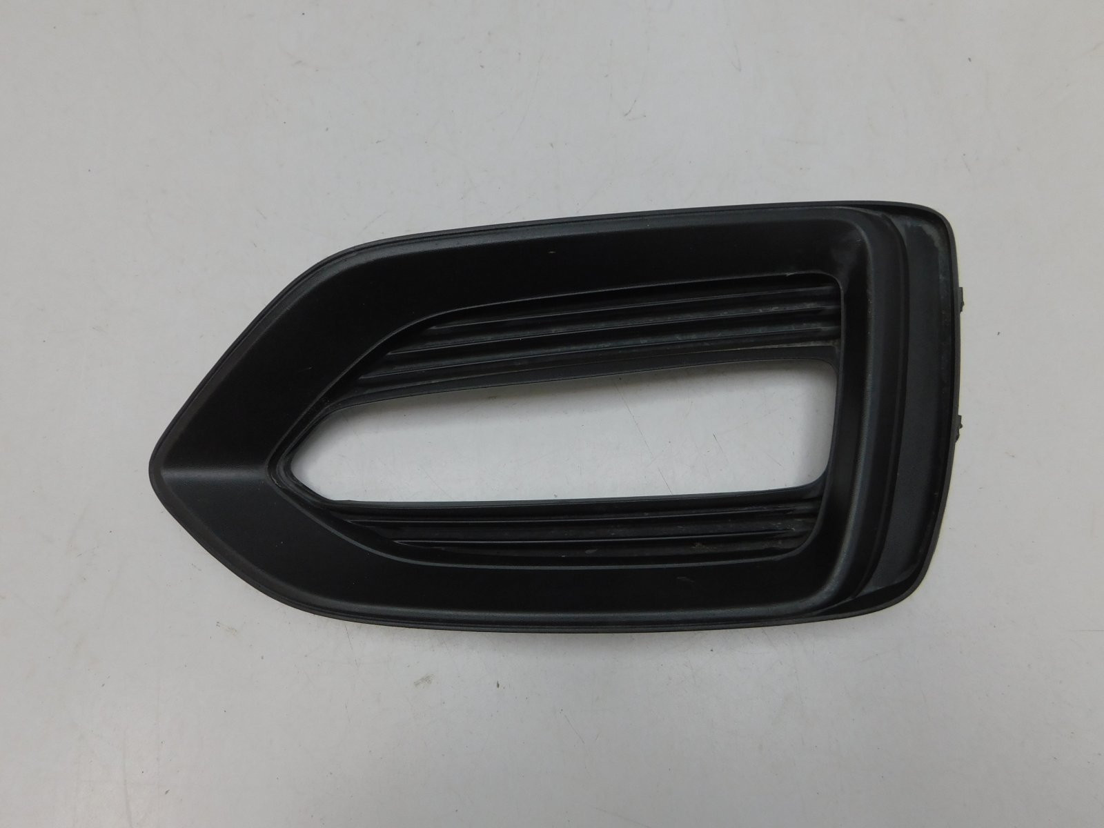 Решетка в бампер правая Hyundai Solaris 2017>