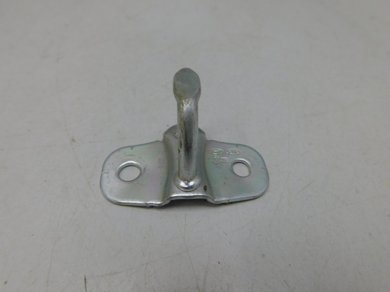 Ответная часть замка багажника Hyundai Solaris 2010-2017