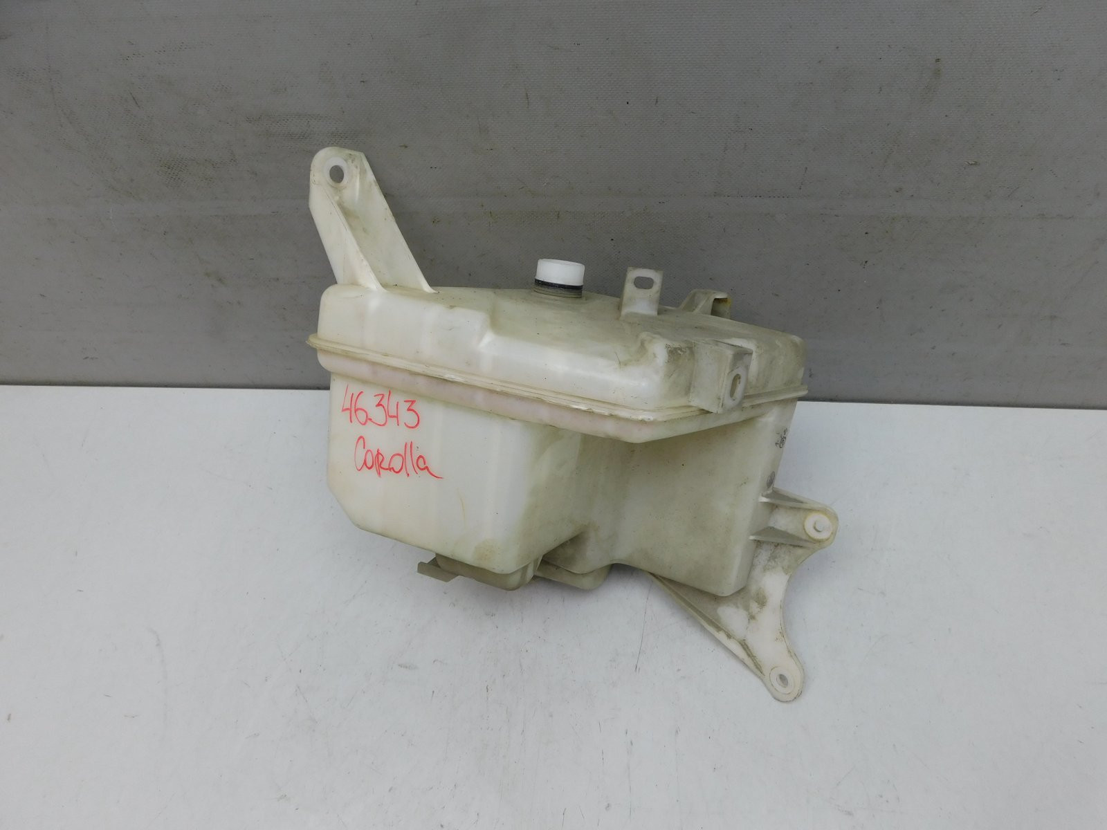 Бачок омывателя лобового стекла Toyota Corolla E15 2006-2013