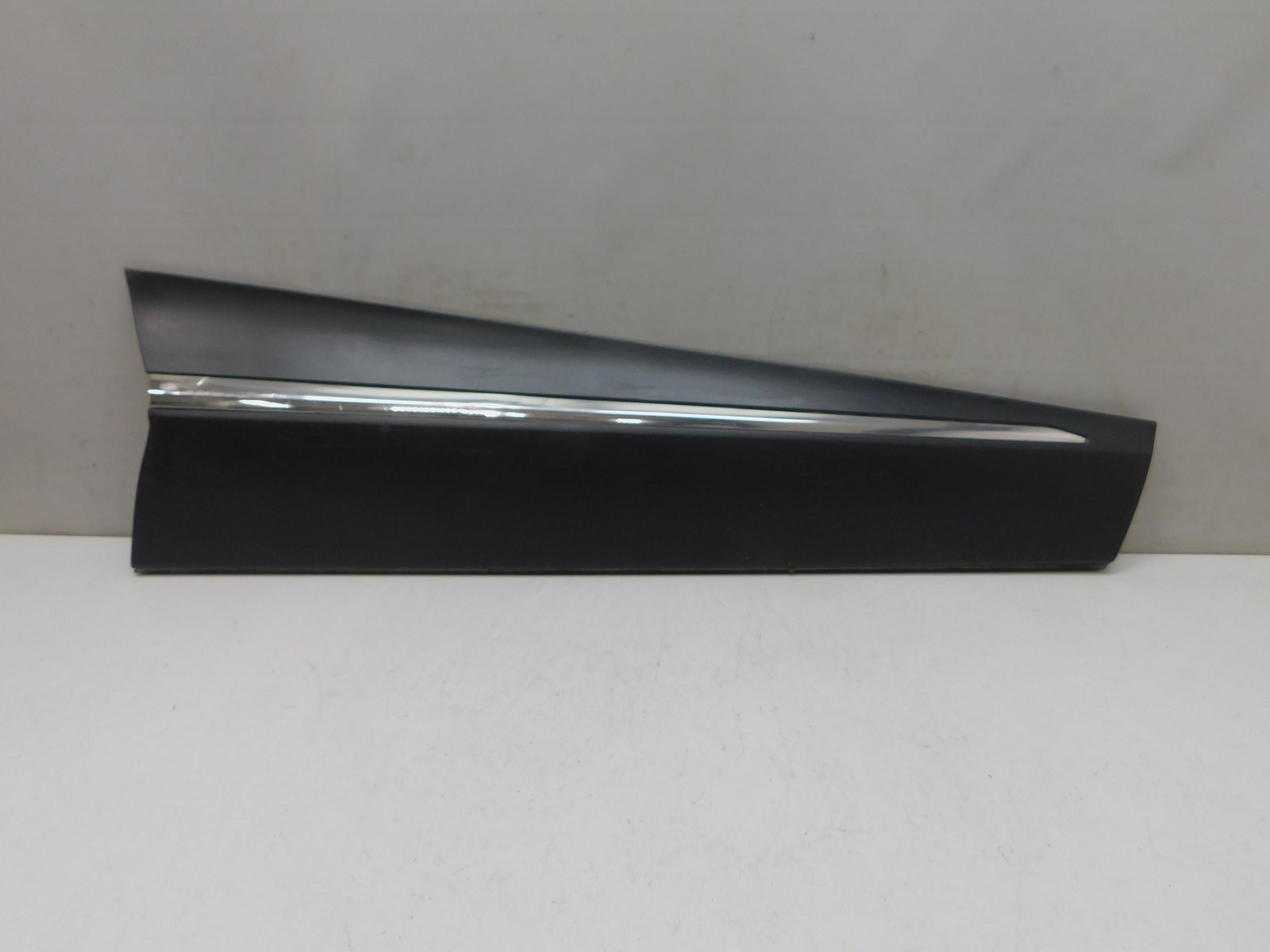 Накладка двери передней правой Renault Kaptur 2016>