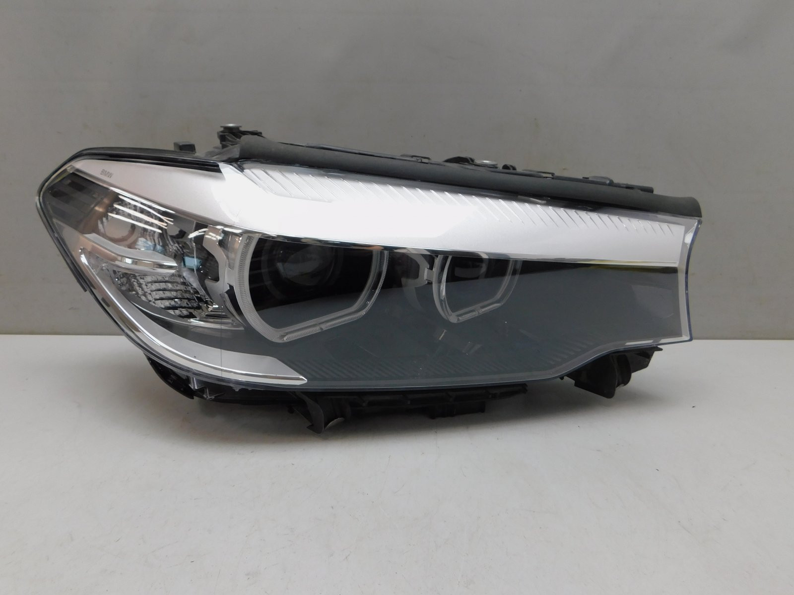 Фара правая BMW 5-серия G30 2016>