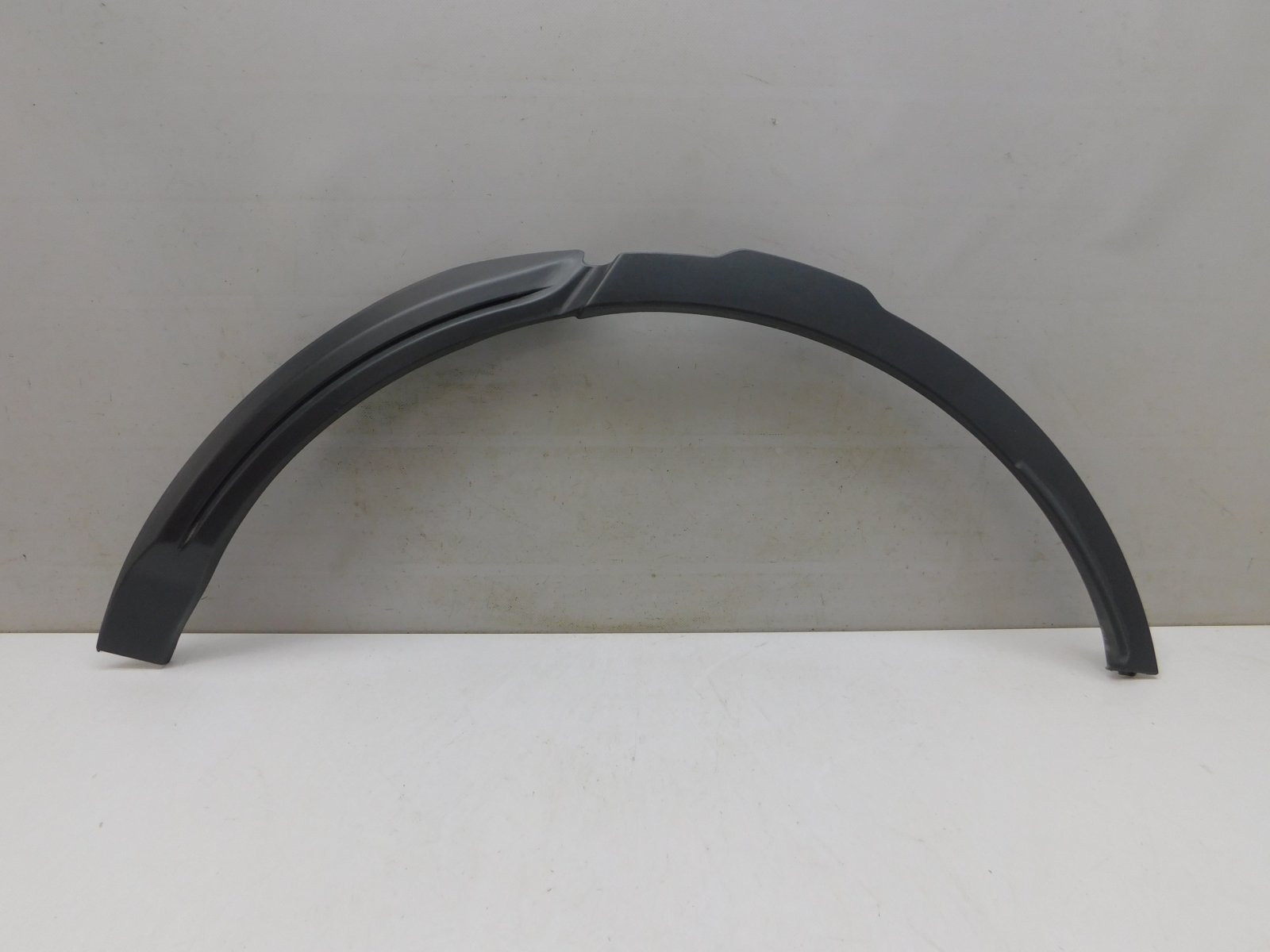 Накладка крыла заднего  левого Land Rover Range Rover Evoque 2011-2019