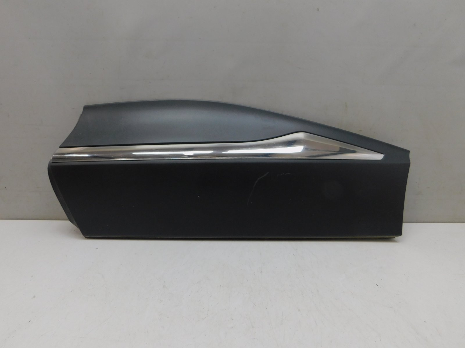 Накладка двери задней левой Renault Kaptur 2016>