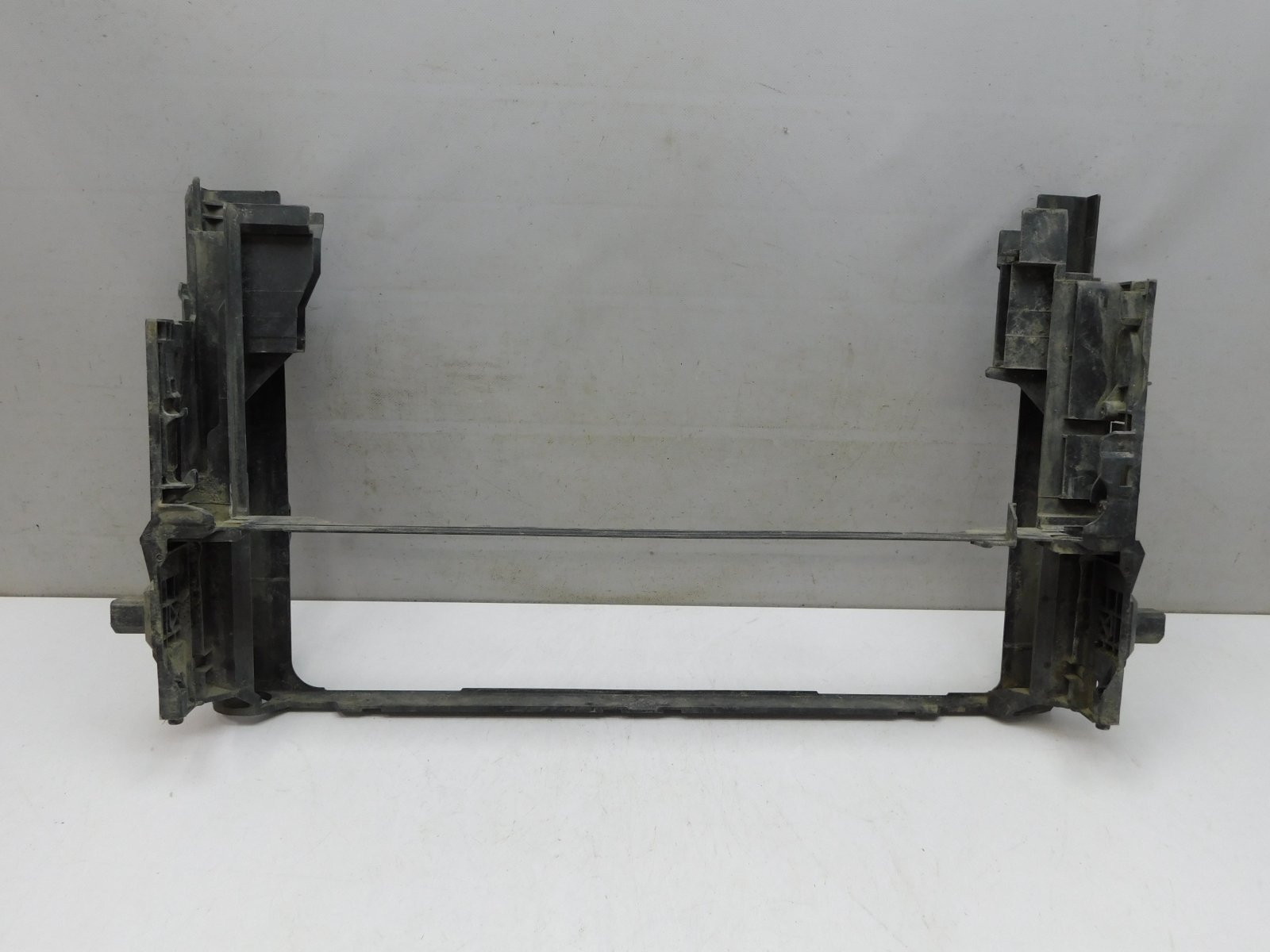 Кронштейн радиатора BMW 5-серия F10/F11 2009>