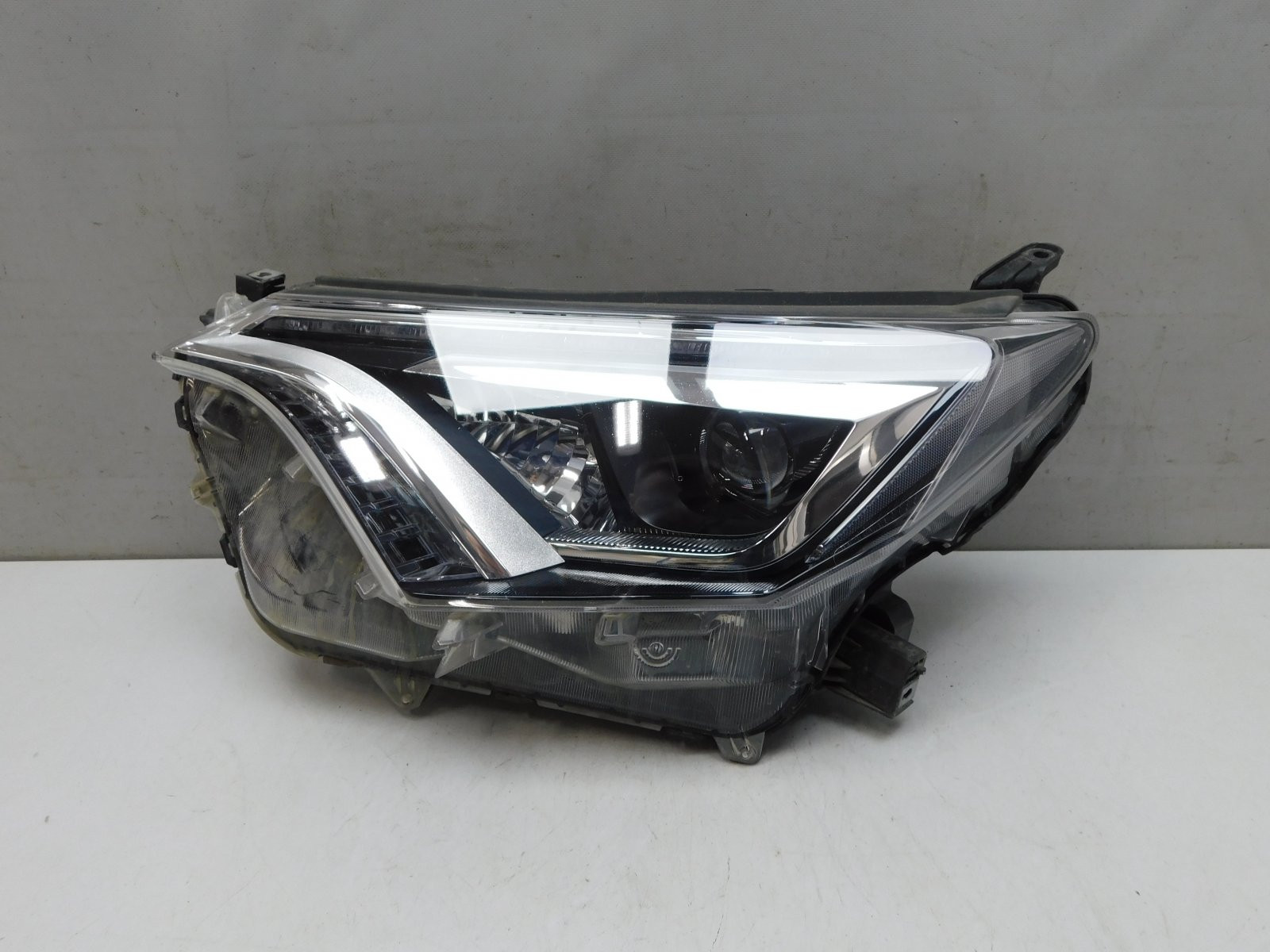 Фара левая Toyota RAV 4 2013-2019