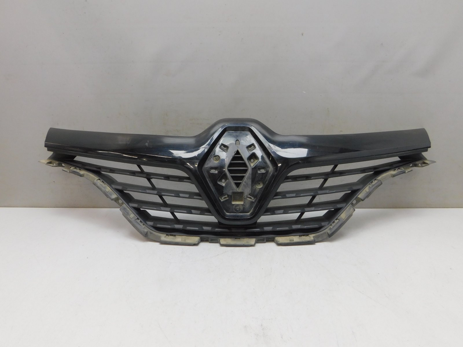 Решетка радиатора Renault Kaptur 2016>