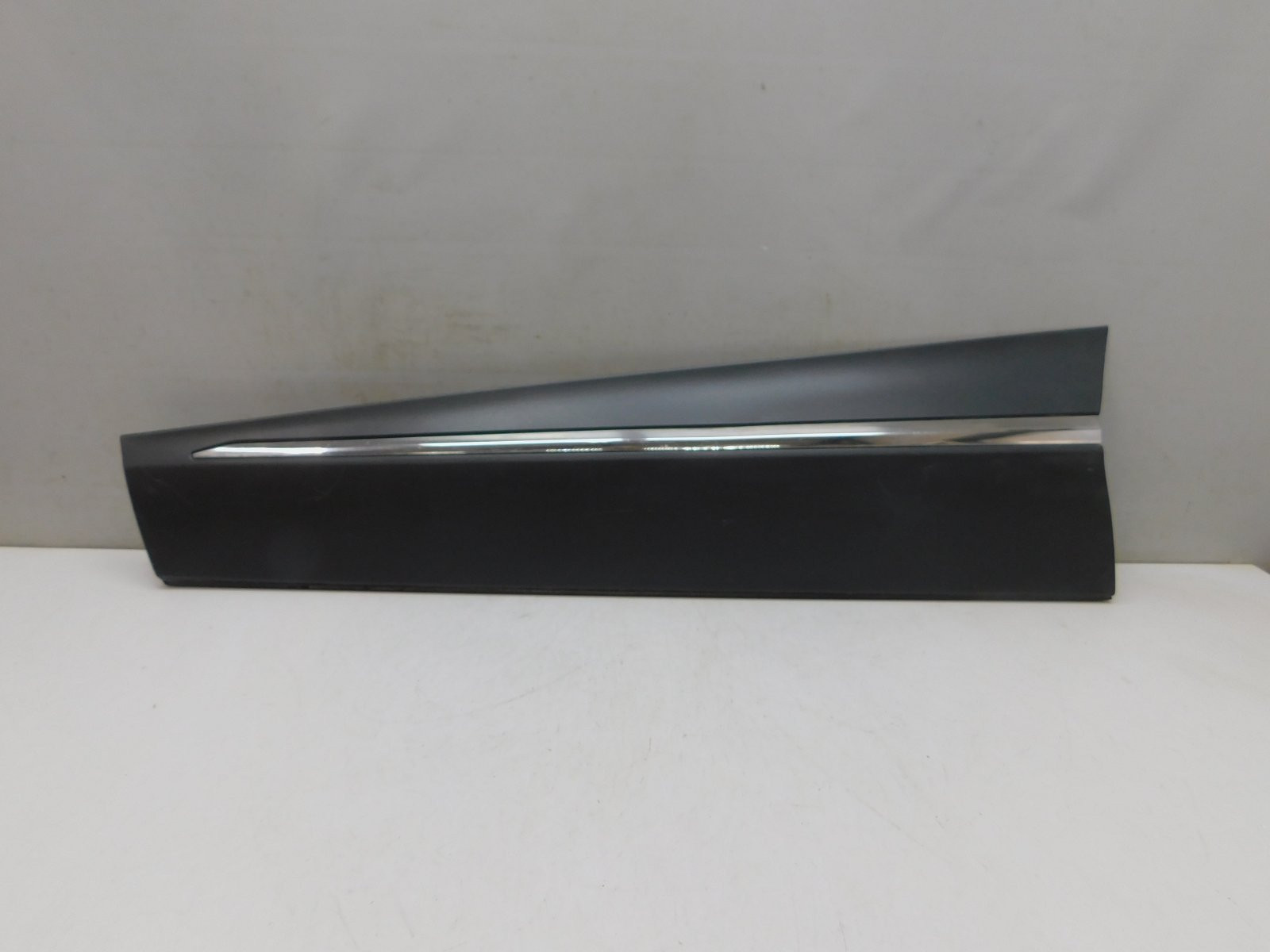 Накладка двери передней левой Renault Kaptur 2016>